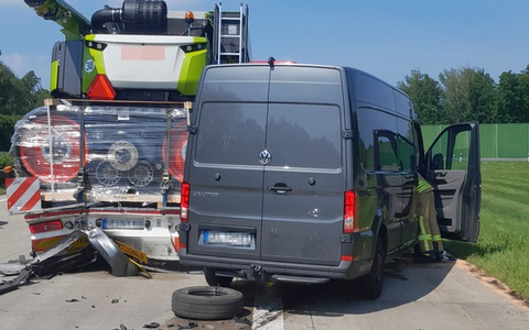 FW Bremerhaven: Zusammenstoß auf der Autobahn - Foto: presseportal.de