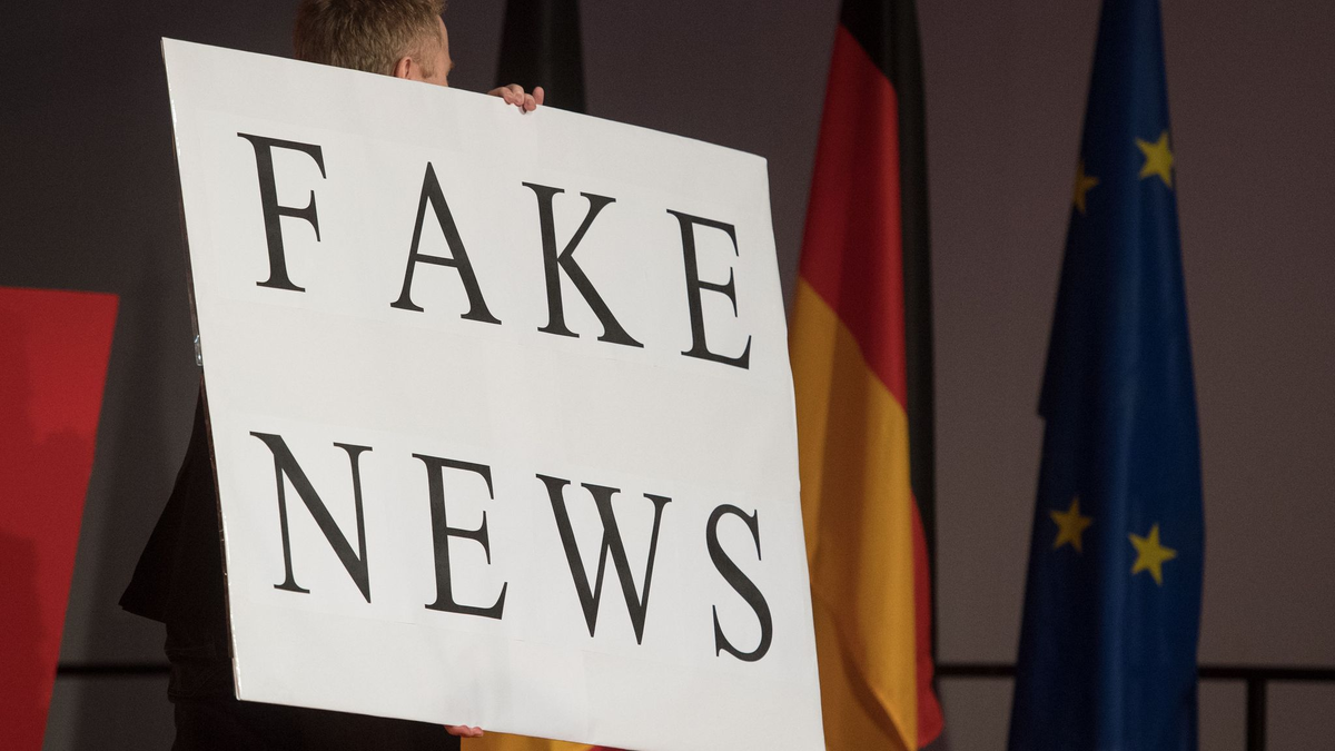 Deutschland und andere EU-Mitgliedstaaten wollen zur Bekämpfung von Fake News und Propaganda verstärkt auf Sanktionen setzen. - Foto: Marijan Murat/dpa/Symbolbild