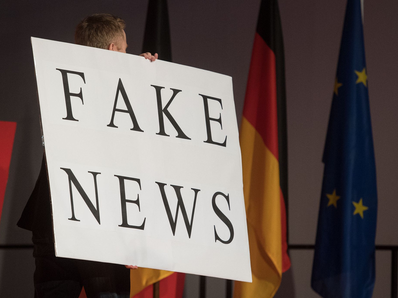 Deutschland und andere EU-Mitgliedstaaten wollen zur Bekämpfung von Fake News und Propaganda verstärkt auf Sanktionen setzen. - Foto: Marijan Murat/dpa/Symbolbild