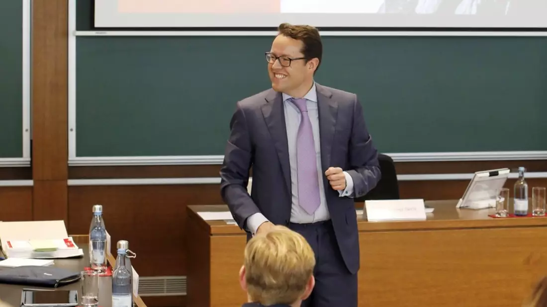 IESE Business School Vizeweltmeister in der Weiterbildung von Managerinnen und Managern - Bild: presseportal.de
