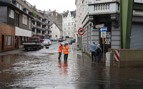 In Wuppertal hat es wegen des Unwetters 37 Einsatzstellen gegeben, so ein Sprecher am Abend. - Foto: Matthi Rosenkranz/NEWS5/dpa