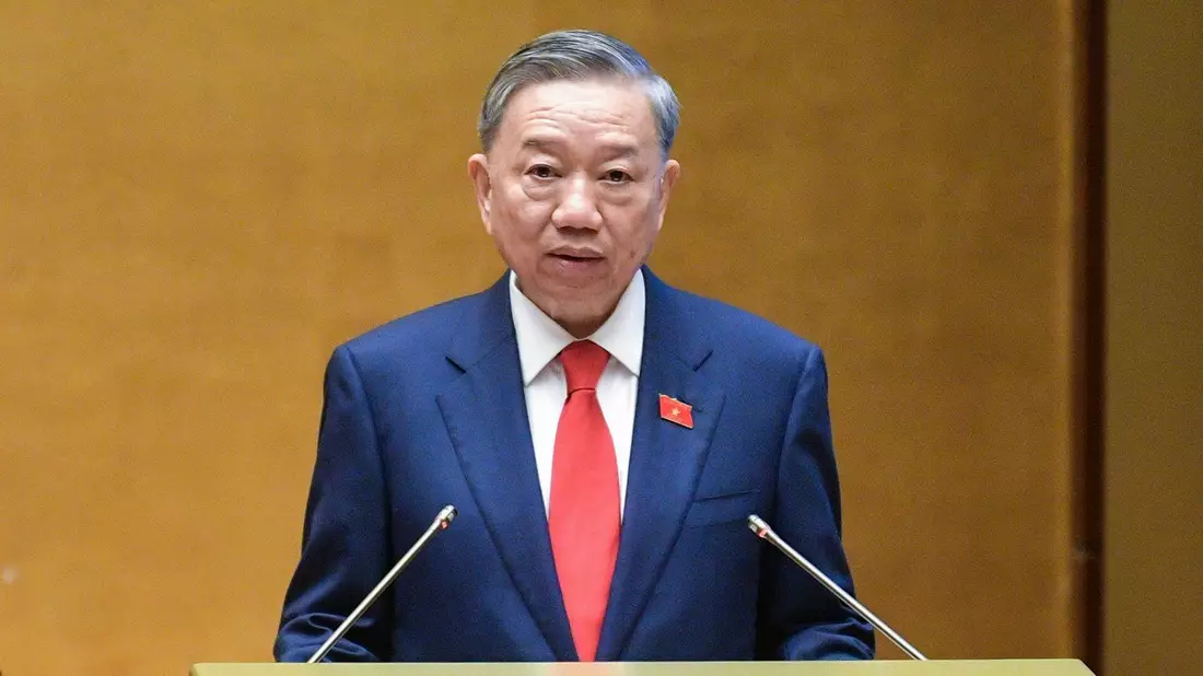 To Lam gilt als Hardliner im Umgang mit der vietnamesischen Demokratiebewegung. - Bild: Nghia Duc/National Assembly via AP/dpa