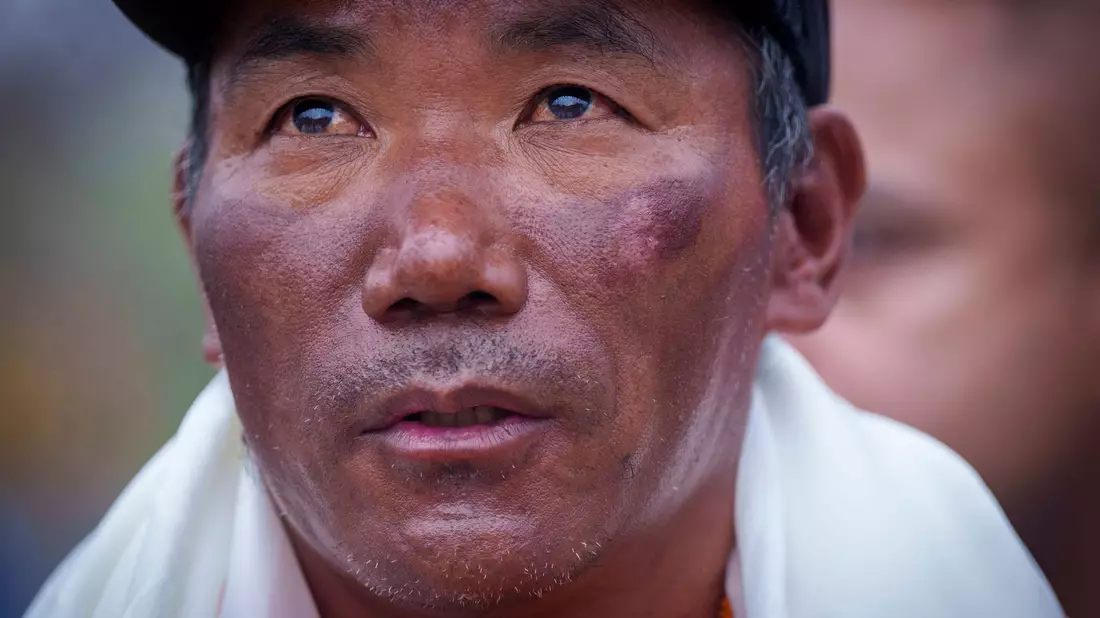 Seit 1994 hat Kami Rita Sherpa fast jedes Jahr den Mount Everest bestiegen - inzwischen 30 Mal. - Bild: Niranjan Shrestha/AP/dpa