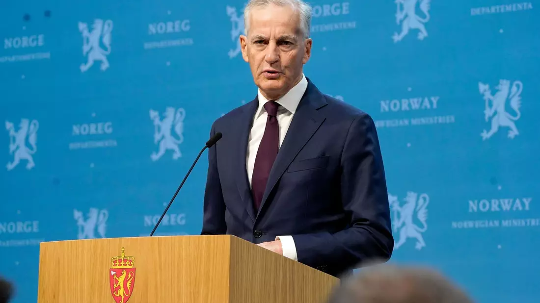 Der norwegische Ministerpräsident Jonas Gahr Støre kündigt an, dass die Regierung Palästina als unabhängigen Staat anerkennen wird. - Bild: Erik Flaaris Johansen/NTB/dpa