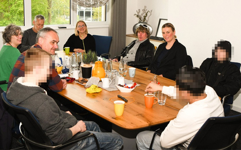 POL-ST: Kreis Steinfurt, Teilnehmer der Initiative Kurve kriegen nehmen an Laufprojekt teil - Prominente Unterstützung von Mickie Krause - Foto: presseportal.de