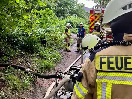 FW Rheurdt: Starkregenbilanz: Feuerwehr an mehreren Stellen unterstützend im Einsatz - Foto: presseportal.de