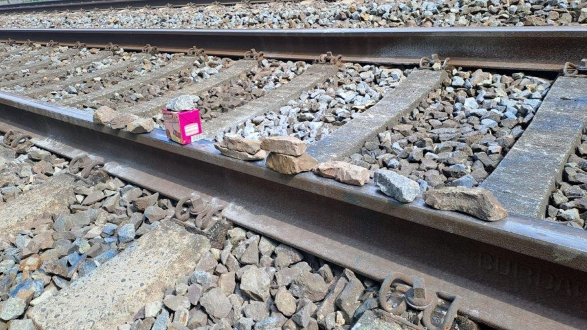 BPOL-HB: Kinder legen wiederholt Gegenstände bei Ritterhude auf die Gleise - Bundespolizei stellt zwei Verdächtige - Foto: presseportal.de