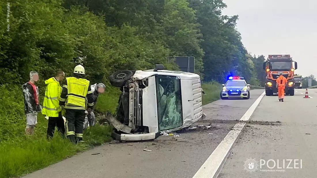 POL-PPWP: Unfall, weil Mitfahrer ins Lenkrad griff - Bild: presseportal.de