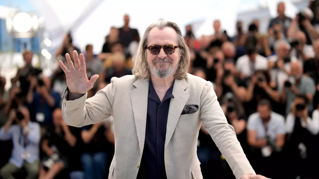 Schauspieler Gary Oldman bei den Filmfestspielen in Cannes. - Bild: Andreea Alexandru/Invision/AP/dpa