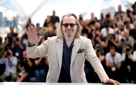 Schauspieler Gary Oldman bei den Filmfestspielen in Cannes. - Foto: Andreea Alexandru/Invision/AP/dpa Schauspieler Gary Oldman bei den Filmfestspielen in Cannes. - Foto: Andreea Alexandru/Invision/AP/dpa