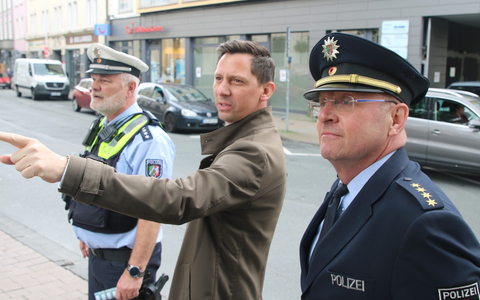 POL-SI: Landrat ordnet Strategische Fahndung für Siegener Innenstadt an Die Polizei schaut nicht weg, sondern sie sorgt für Sicherheit - #polsiwi - Foto: presseportal.de
