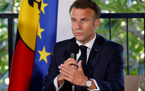 Während seines Besuchs würden Entscheidungen getroffen und Ankündigungen gemacht, versprach Macron. - Foto: Ludovic Marin/AFP Pool via AP/dpa