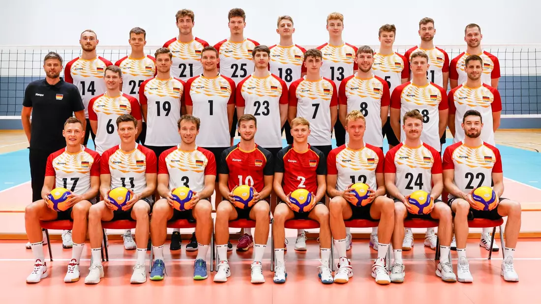 Die deutschen Volleyballer starteten mit einer Niederlage in die Nationenliga. - Bild: Jean-Marc Wiesner/dpa