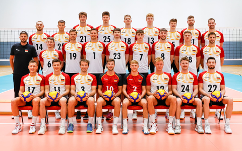 Die deutschen Volleyballer starteten mit einer Niederlage in die Nationenliga. - Foto: Jean-Marc Wiesner/dpa
