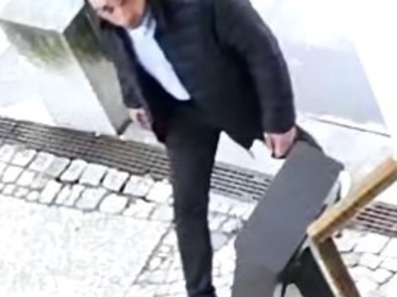 LPI-G: Öffentlichkeitsfahndung der Altenburger Polizei nach unbekannten Dieben - Foto: presseportal.de