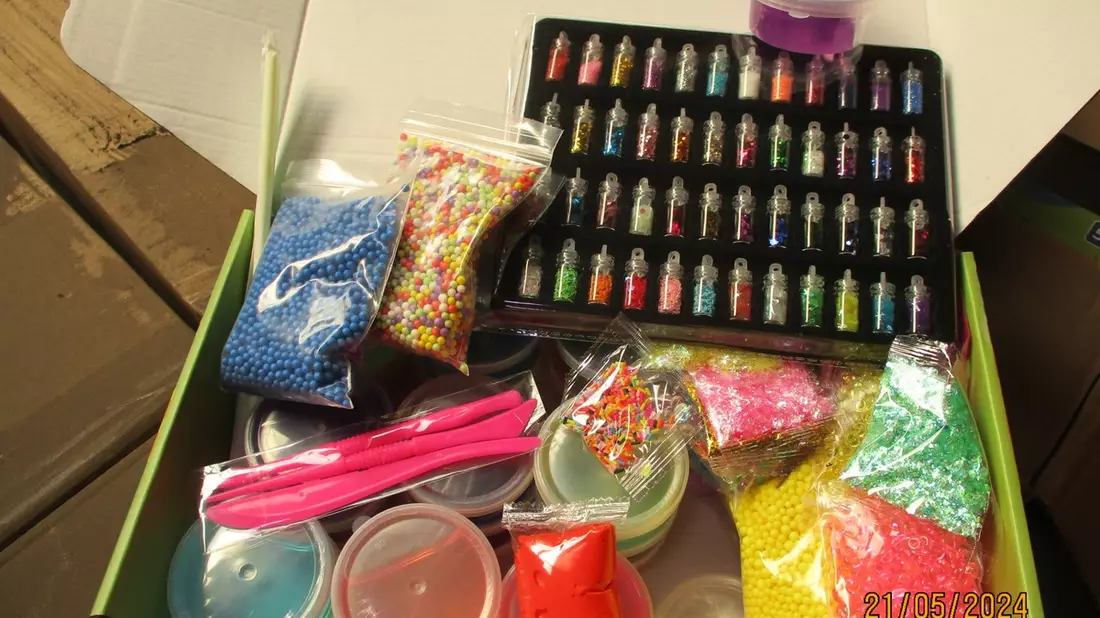 HZA-HH: Gesundheitsschädliches Spielzeug für Kinder vernichtet / Hamburger Zoll verhindert Einfuhr von fast 500 Stück Slime-Herstellungssets - Bild: presseportal.de