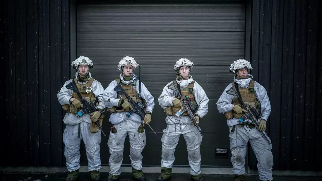 Norwegische Grenzsoldaten an einer Grenzstation. - Bild: Kay Nietfeld/dpa