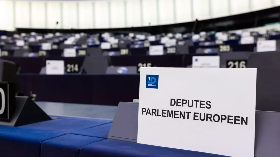 Zu der ID-Fraktion im EU-Parlament gehören neben der italienischen Lega unter anderem auch die französische Partei RN von Marine Le Pen. - Bild: Philipp von Ditfurth/dpa