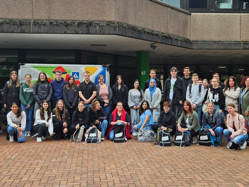 POL-EL: Lingen - 60 neue pädagogische Fachkräfte für Verkehrserziehung (Foto) - Foto: presseportal.de