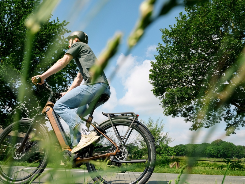 Stabil und sicher: Kalkhoff E-Bike erlaubt beeindruckende 170 Kilo Gesamtgewicht und geht im Trekking-E-Bike-Test von Stiftung Warentest als Testsieger hervor - Foto: presseportal.de