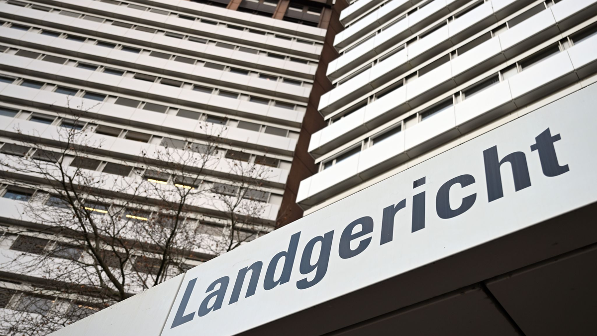 Ein ehemaliger Rocker der «Hells Angels» wurde am Landgericht Köln zu lebenslanger Haft verurteilt. - Foto: Federico Gambarini/dpa/Symbolbild