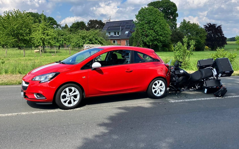 FW-Schermbeck: Auslaufende Betriebsmittel nach Verkehrsunfall - Foto: presseportal.de