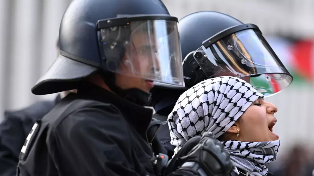Propalästinensische Aktivisten hatten Räume der Humboldt-Universität aus Protest gegen Israel und zur Unterstützung der Palästinenser besetzt. - Bild: Soeren Stache/dpa