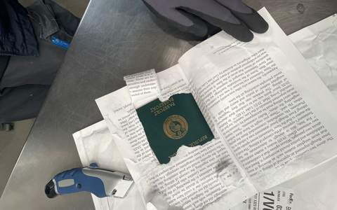 HZA-P: Zoll entdeckt Paketsendung mit Schmuggelpapieren / Originelle Tarnung aufgeflogen - Foto: presseportal.de