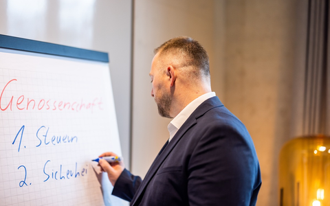 Björn Erhard: Die Rechtsform der eingetragenen Genossenschaft für Apotheken - Foto: presseportal.de