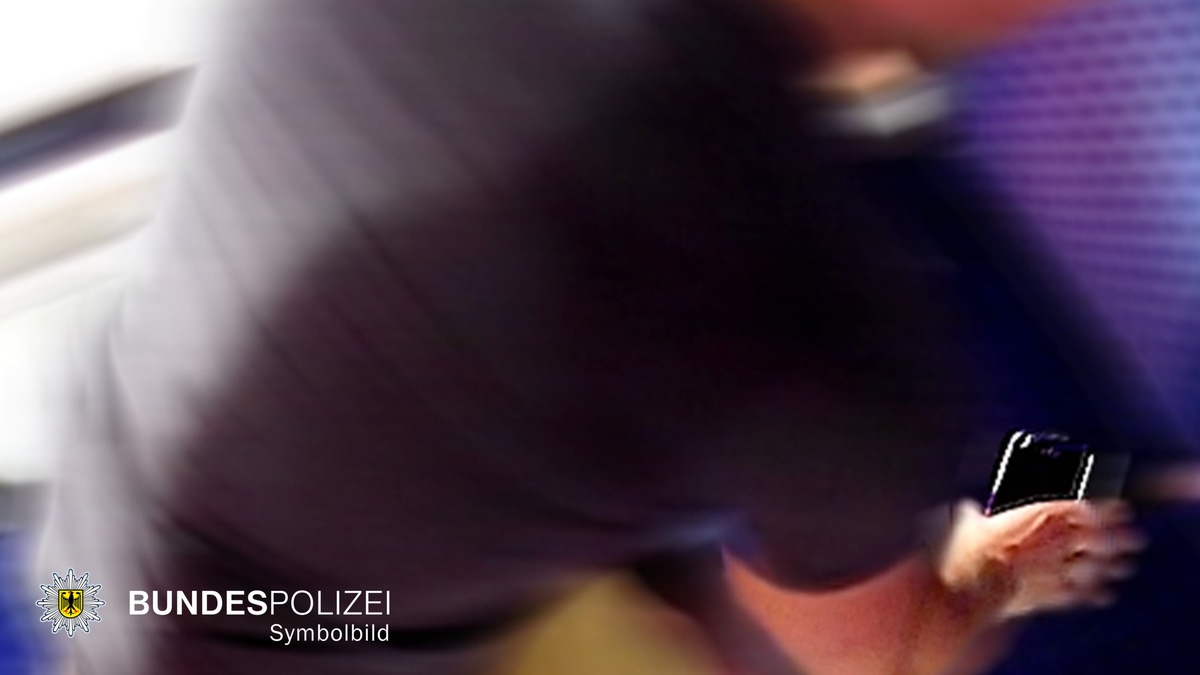 Bundespolizeidirektion München: Erfolgreiche Ermittlungsarbeit / 17-Jähriger nach Diebstahl in ICE festgenommen - Foto: presseportal.de
