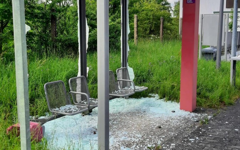 BPOLI KLT: Fahrgastunterstand beschädigt - Zeugen gesucht - Foto: presseportal.de