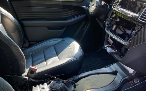 POL-REK: 240524-1: Unbekannte entwenden Lenkrad und Mittelkonsole aus Auto - Zeugensuche - Foto: presseportal.de