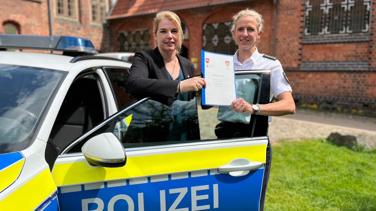 POL-LG: ++ Sicherheitspartnerschaft zwischen der Polizeiinspektion Lüneburg/Lüchow-Dannenberg/Uelzen und der Hansestadt Lüneburg ++ - Foto: presseportal.de