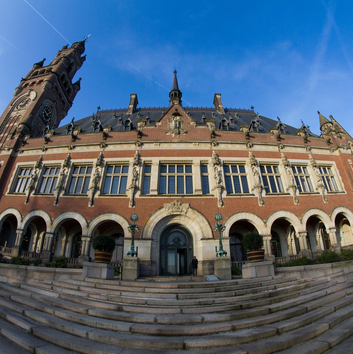 Der Internationale Gerichtshof in Den Haag. - Foto: Peter Dejong/AP/dpa