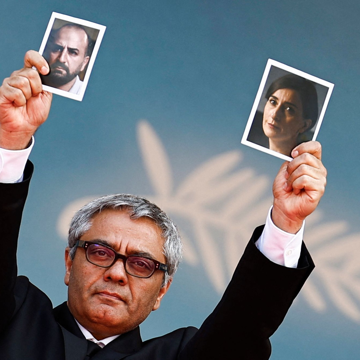 Der iranische Regisseur Mohammad Rasoulof ist mit seinem Film «The Seed of the Sacred Fig» bei der 77. Ausgabe der Filmfestspiele von Cannes für die Goldene Palme nominiert. - Foto: Sameer Al-Doumy/AFP/dpa