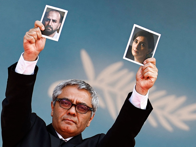 Der iranische Regisseur Mohammad Rasoulof ist mit seinem Film «The Seed of the Sacred Fig» bei der 77. Ausgabe der Filmfestspiele von Cannes für die Goldene Palme nominiert. - Foto: Sameer Al-Doumy/AFP/dpa