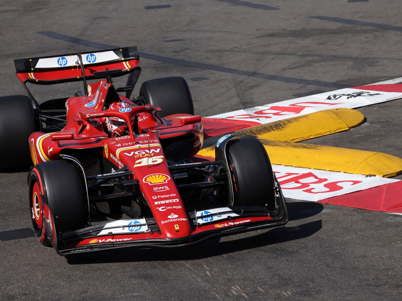 Sicherte sich in seiner Heimatstadt Monaco die Pole: Charles Leclerc. - Foto: Claudia Greco/Pool Reuters/AP/dpa