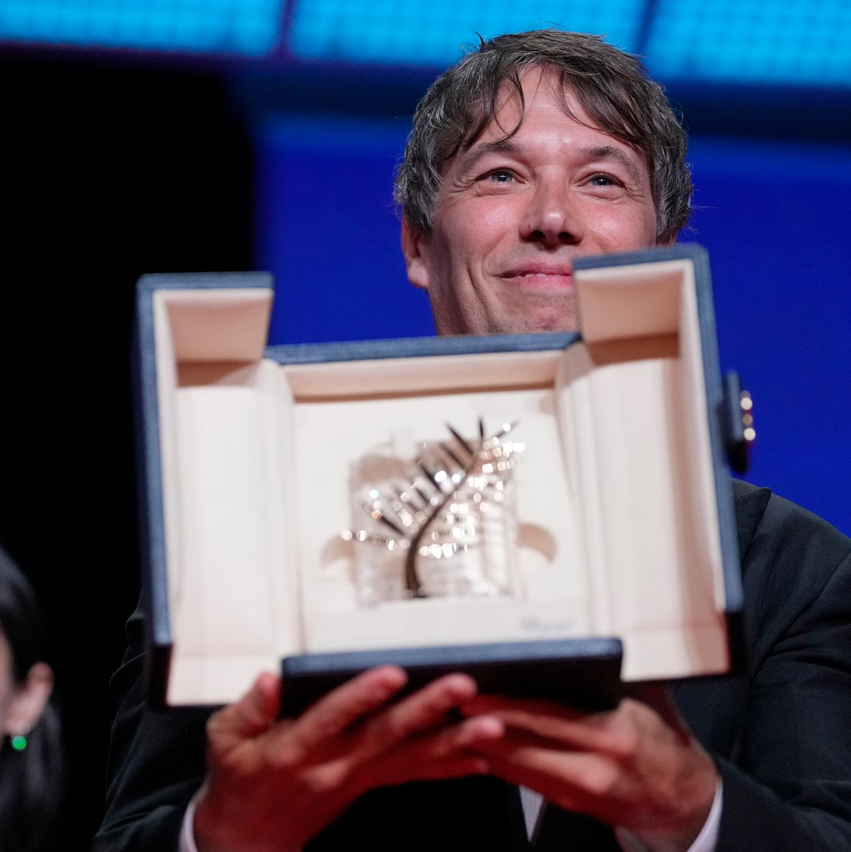 Die Goldene Palme ging in diesem Jahr an Regisseur Sean Baker. - Foto: Andreea Alexandru/Invision/AP/dpa