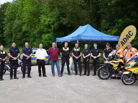 POL-HI: Motorrad-Aktionstag Kaffee statt Knöllchen am Weinberg und Roten Berg - Foto: presseportal.de