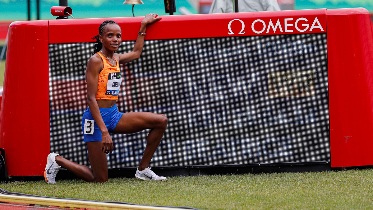 Beatrice Chebet stellte in Eugene einen neuen Weltrekord über 10.000 Meter auf. - Foto: Thomas Boyd/FR24134 AP/dpa