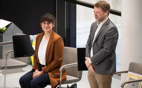 Erlitt laut Polizei leichte Verletzungen an den Armen: Marie Kollenrott (Archivbild). - Foto: Julian Stratenschulte/dpa