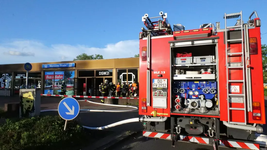 FW-DO: Leichte Rauchentwicklung aus U-Bahnhaltestelle - Entstehungsbrand an einer Rolltreppe - Bild: presseportal.de