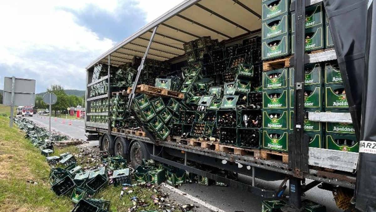 LPI-SLF: Zum Glück leer und nicht im Gegenverkehr gelandet... - Foto: presseportal.de