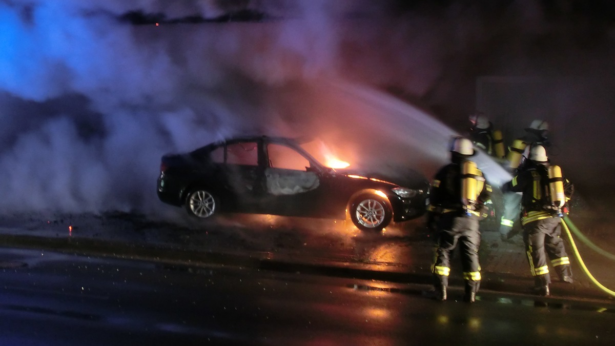 POL-OL: +++ Westerstede: Brand eines Pkw +++ - Foto: presseportal.de