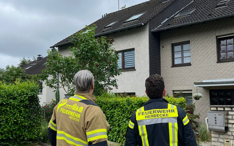 FW-EN: Hauskatze vom Dach gerettet - Viele Aktivitäten für die Feuerwehr Herdecke - Foto: presseportal.de