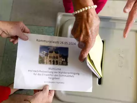 Gewählt werden in Thüringen unter anderem 17 Kreistage, Stadträte und Oberbürgermeister in den fünf kreisfreien Städten und Landräte in 13 Landkreisen. - Foto: Michael Reichel/dpa