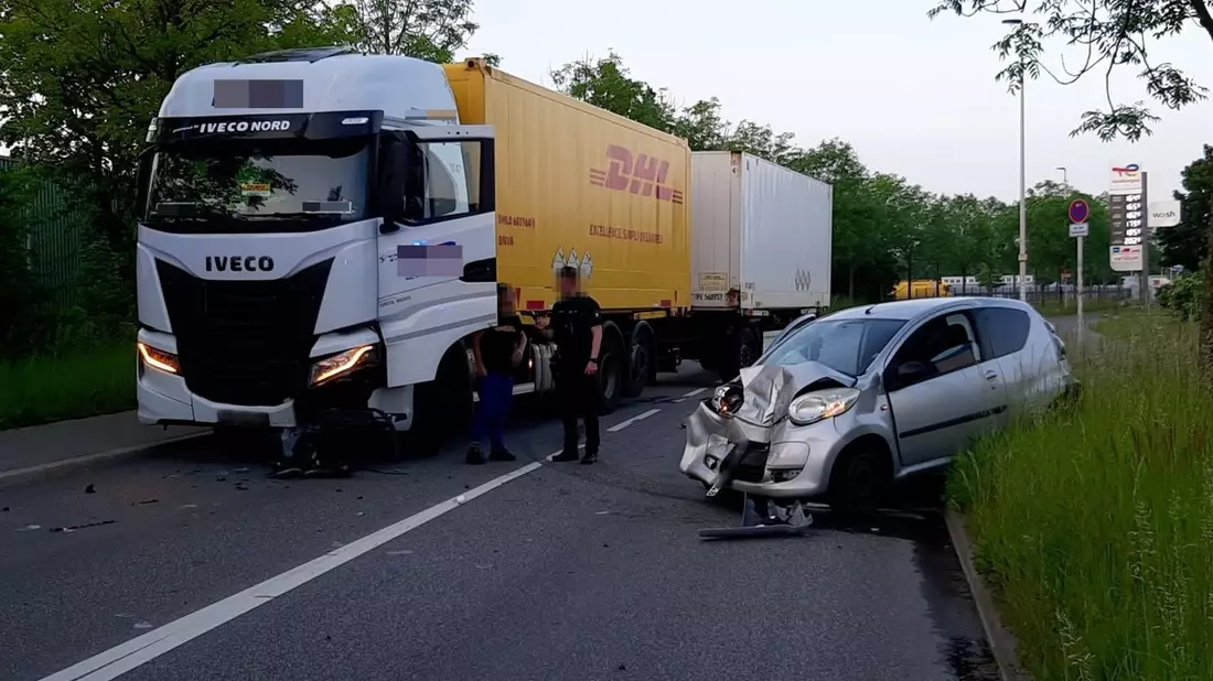 POL-KI: 240527.1 Kiel: Schwerverletzter nach Verkehrsunfall - Bild: presseportal.de