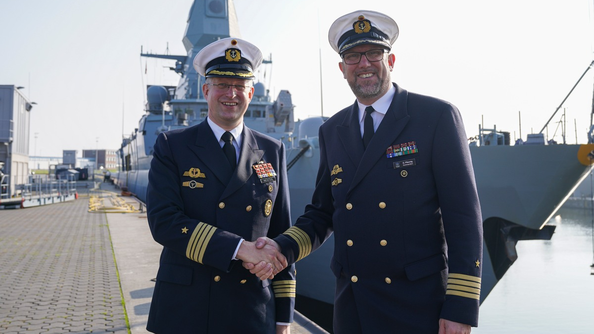 Kommandeurswechsel im 2. Fregattengeschwader - Foto: presseportal.de