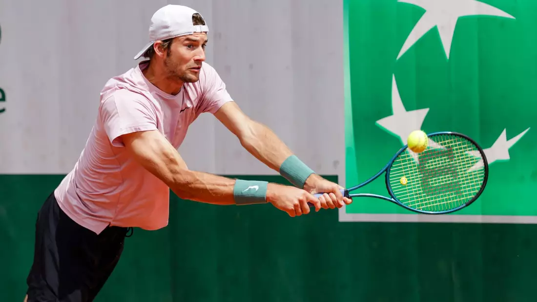 Tennisprofi Henri Squire gab in China sein Debüt im Davis Cup. - Bild: Frank Molter/dpa