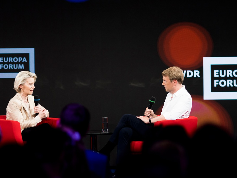 Ursula von der Leyen beim WDR Europaforum: Keine Zusammenarbeit mit Extremisten nach der EU-Wahl - Foto: presseportal.de